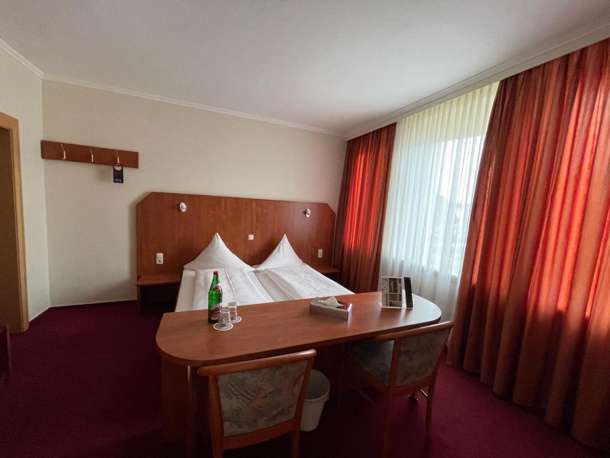 Hotel Royal Elmshorn Exterior photo